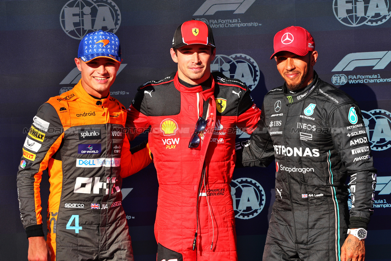 GP STATI UNITI, Qualifiche top three in parc ferme (L to R): Lando Norris (GBR) McLaren, second; Charles Leclerc (MON) Ferrari, pole position; Lewis Hamilton (GBR) Mercedes AMG F1, third.

20.10.2023. Formula 1 World Championship, Rd 19, United States Grand Prix, Austin, Texas, USA, Qualifiche Day

- www.xpbimages.com, EMail: requests@xpbimages.com © Copyright: Batchelor / XPB Images