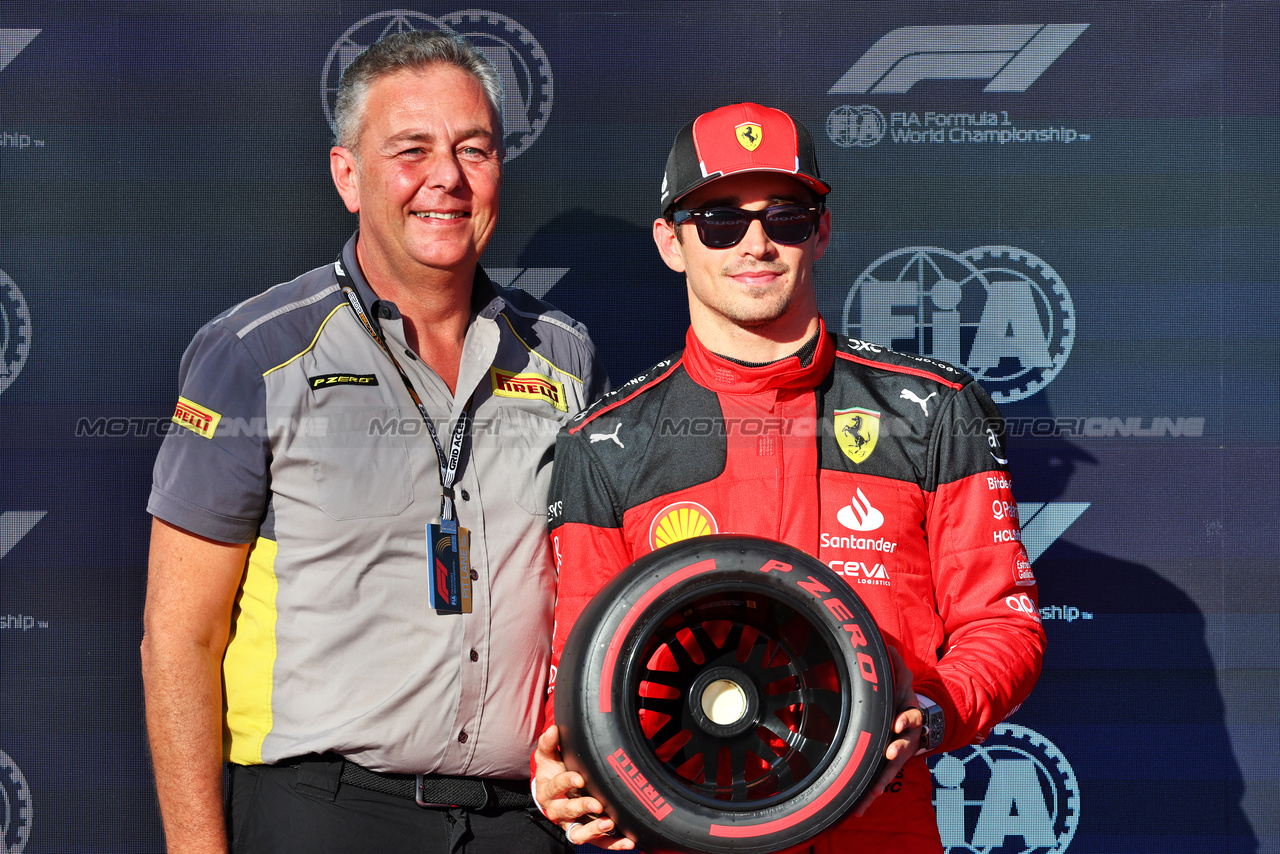 GP STATI UNITI, Charles Leclerc (MON) Ferrari receives the Pirelli Pole Position Aqard from Mario Isola (ITA) Pirelli Racing Manager (Left).

20.10.2023. Formula 1 World Championship, Rd 19, United States Grand Prix, Austin, Texas, USA, Qualifiche Day

- www.xpbimages.com, EMail: requests@xpbimages.com © Copyright: Batchelor / XPB Images
