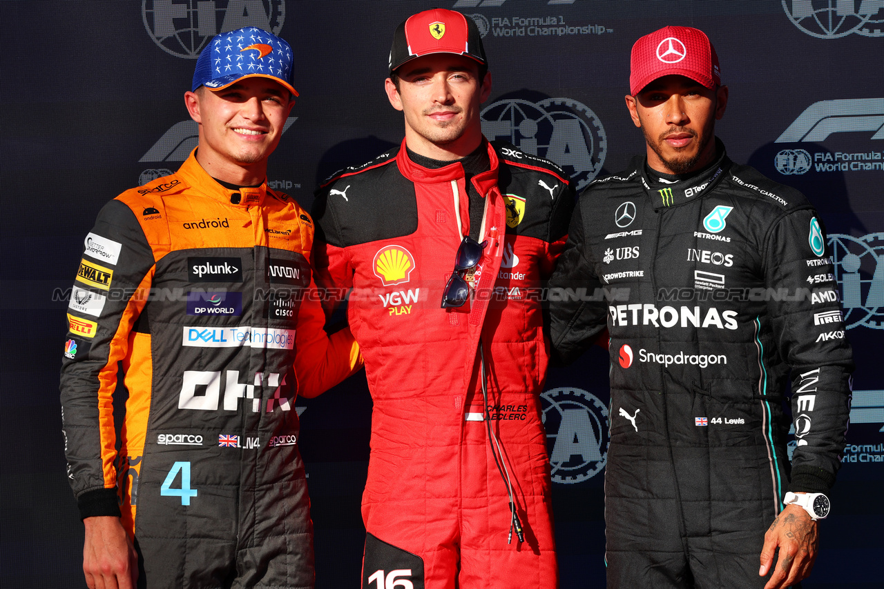 GP STATI UNITI, Qualifiche top three in parc ferme (L to R): Lando Norris (GBR) McLaren, second; Charles Leclerc (MON) Ferrari, pole position; Lewis Hamilton (GBR) Mercedes AMG F1, third.

20.10.2023. Formula 1 World Championship, Rd 19, United States Grand Prix, Austin, Texas, USA, Qualifiche Day

- www.xpbimages.com, EMail: requests@xpbimages.com © Copyright: Batchelor / XPB Images
