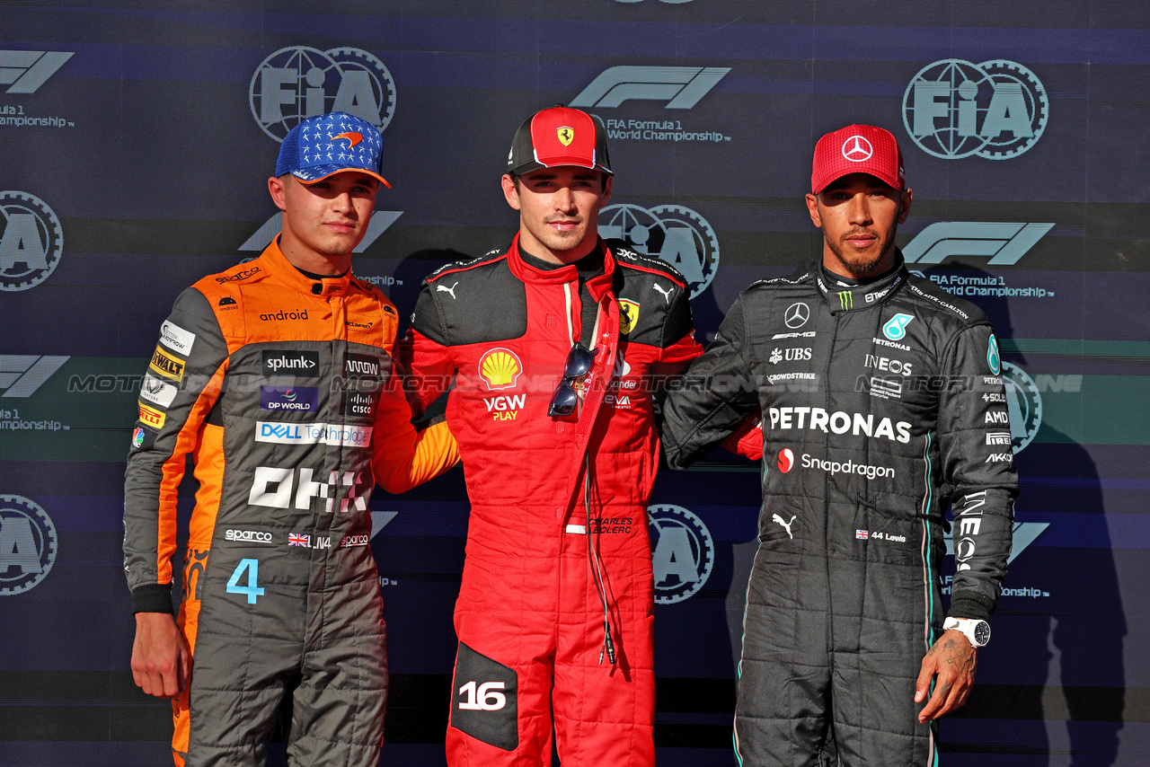 GP STATI UNITI, Qualifiche top three in parc ferme (L to R): Lando Norris (GBR) McLaren, second; Charles Leclerc (MON) Ferrari, pole position; Lewis Hamilton (GBR) Mercedes AMG F1, third.

20.10.2023. Formula 1 World Championship, Rd 19, United States Grand Prix, Austin, Texas, USA, Qualifiche Day

- www.xpbimages.com, EMail: requests@xpbimages.com © Copyright: Moy / XPB Images
