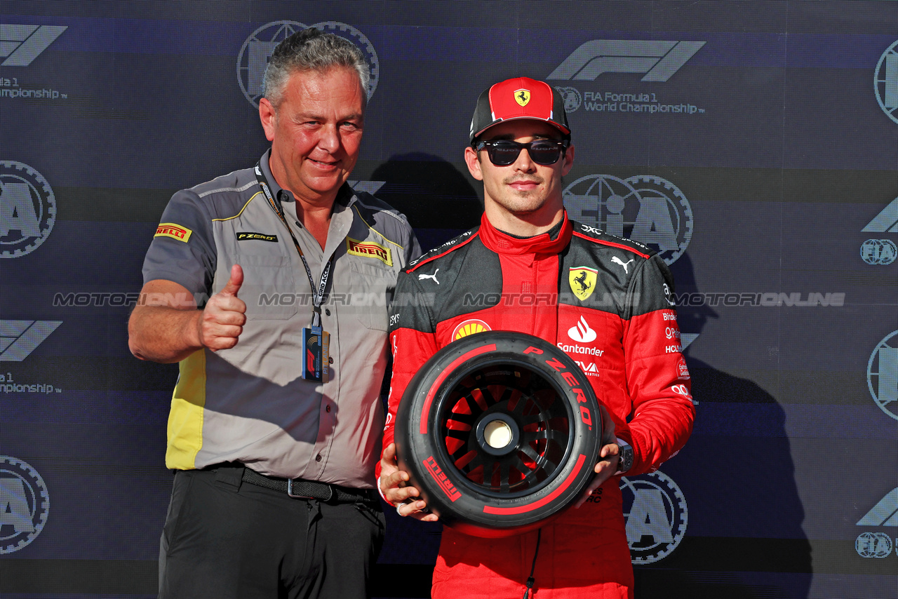 GP STATI UNITI, Charles Leclerc (MON) Ferrari receives the Pirelli Pole Position Aqard from Mario Isola (ITA) Pirelli Racing Manager (Left).

20.10.2023. Formula 1 World Championship, Rd 19, United States Grand Prix, Austin, Texas, USA, Qualifiche Day

- www.xpbimages.com, EMail: requests@xpbimages.com © Copyright: Moy / XPB Images