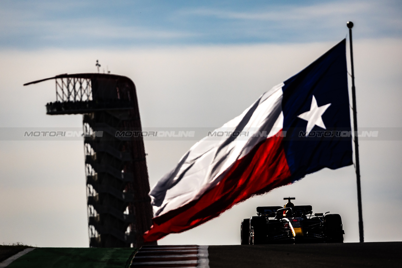 GP STATI UNITI, Max Verstappen (NLD) Red Bull Racing RB19.

20.10.2023. Formula 1 World Championship, Rd 19, United States Grand Prix, Austin, Texas, USA, Qualifiche Day

- www.xpbimages.com, EMail: requests@xpbimages.com © Copyright: Bearne / XPB Images