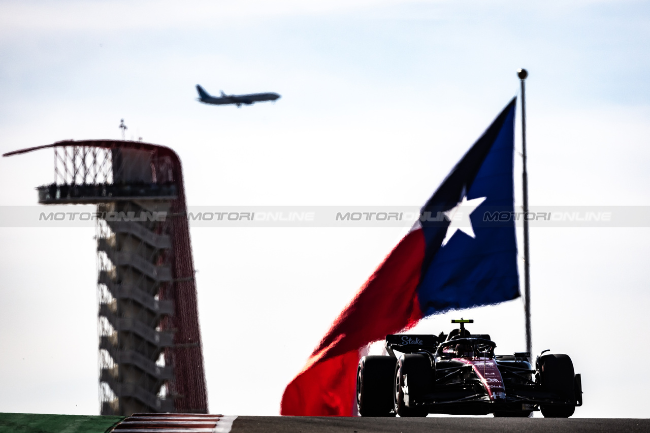 GP STATI UNITI, Zhou Guanyu (CHN) Alfa Romeo F1 Team C43.

20.10.2023. Formula 1 World Championship, Rd 19, United States Grand Prix, Austin, Texas, USA, Qualifiche Day

- www.xpbimages.com, EMail: requests@xpbimages.com © Copyright: Bearne / XPB Images