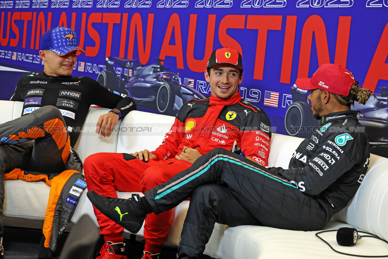 GP STATI UNITI, (L to R): Lando Norris (GBR) McLaren; Charles Leclerc (MON) Ferrari; e Lewis Hamilton (GBR) Mercedes AMG F1, in the post qualifying FIA Press Conference.

20.10.2023. Formula 1 World Championship, Rd 19, United States Grand Prix, Austin, Texas, USA, Qualifiche Day

- www.xpbimages.com, EMail: requests@xpbimages.com © Copyright: Bearne / XPB Images