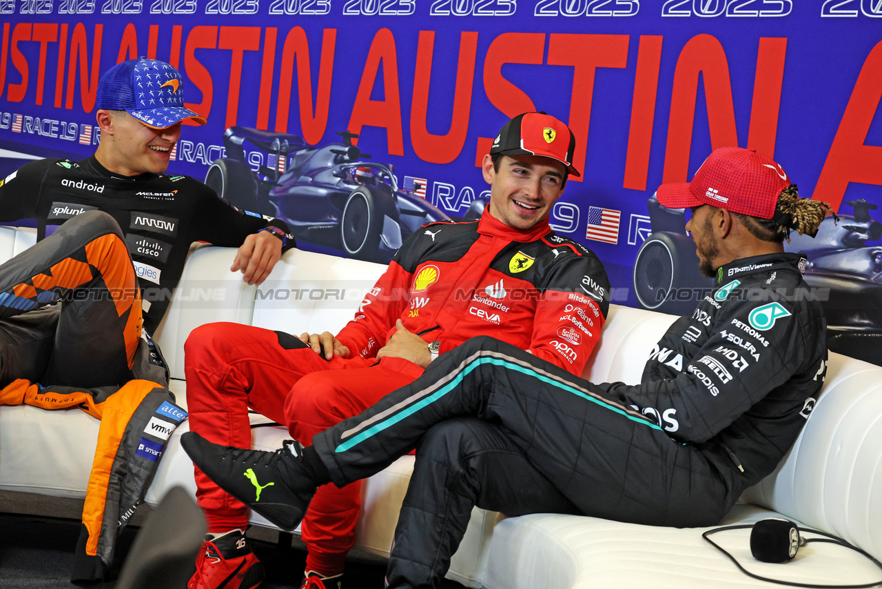 GP STATI UNITI, (L to R): Lando Norris (GBR) McLaren; Charles Leclerc (MON) Ferrari; e Lewis Hamilton (GBR) Mercedes AMG F1, in the post qualifying FIA Press Conference.

20.10.2023. Formula 1 World Championship, Rd 19, United States Grand Prix, Austin, Texas, USA, Qualifiche Day

- www.xpbimages.com, EMail: requests@xpbimages.com © Copyright: Bearne / XPB Images