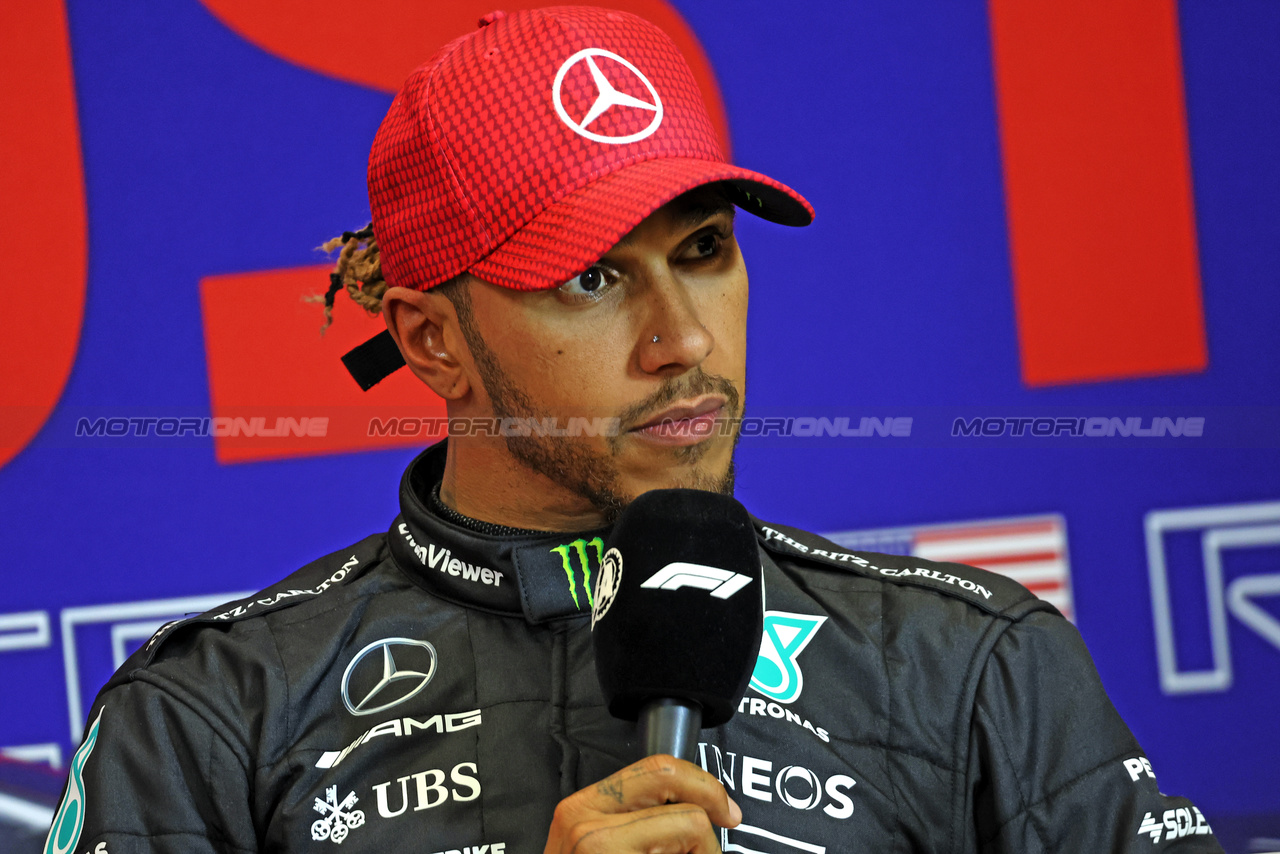 GP STATI UNITI, Lewis Hamilton (GBR) Mercedes AMG F1 in the post qualifying FIA Press Conference.

20.10.2023. Formula 1 World Championship, Rd 19, United States Grand Prix, Austin, Texas, USA, Qualifiche Day

- www.xpbimages.com, EMail: requests@xpbimages.com © Copyright: Bearne / XPB Images