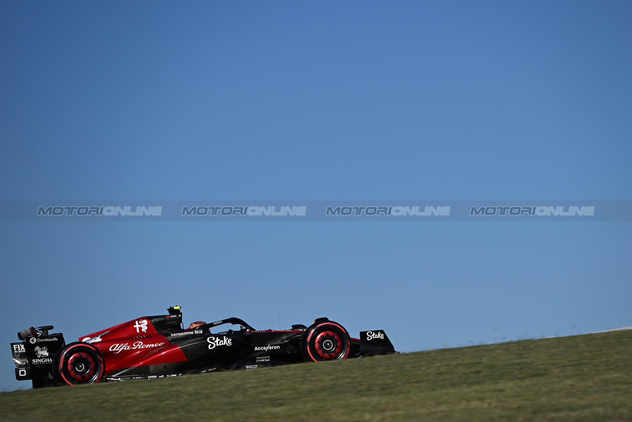 GP STATI UNITI, Zhou Guanyu (CHN) Alfa Romeo F1 Team C43.

20.10.2023. Formula 1 World Championship, Rd 19, United States Grand Prix, Austin, Texas, USA, Qualifiche Day

- www.xpbimages.com, EMail: requests@xpbimages.com © Copyright: Price / XPB Images