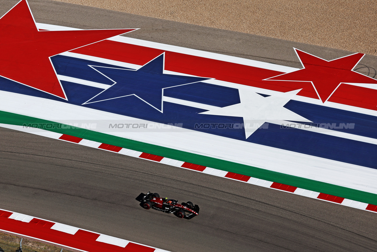 GP STATI UNITI, Zhou Guanyu (CHN) Alfa Romeo F1 Team C43.

20.10.2023. Formula 1 World Championship, Rd 19, United States Grand Prix, Austin, Texas, USA, Qualifiche Day

- www.xpbimages.com, EMail: requests@xpbimages.com © Copyright: Moy / XPB Images