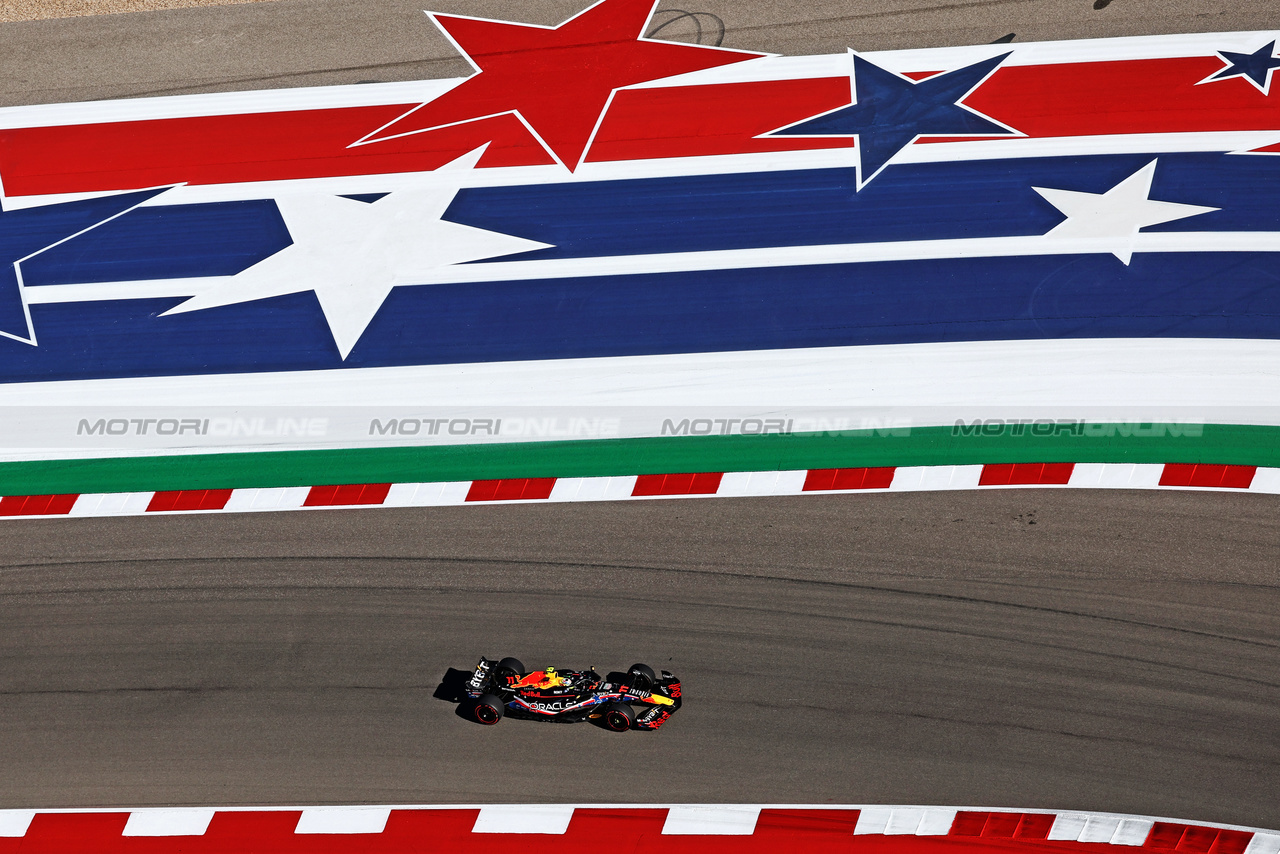 GP STATI UNITI, Sergio Perez (MEX) Red Bull Racing RB19.

20.10.2023. Formula 1 World Championship, Rd 19, United States Grand Prix, Austin, Texas, USA, Qualifiche Day

- www.xpbimages.com, EMail: requests@xpbimages.com © Copyright: Moy / XPB Images
