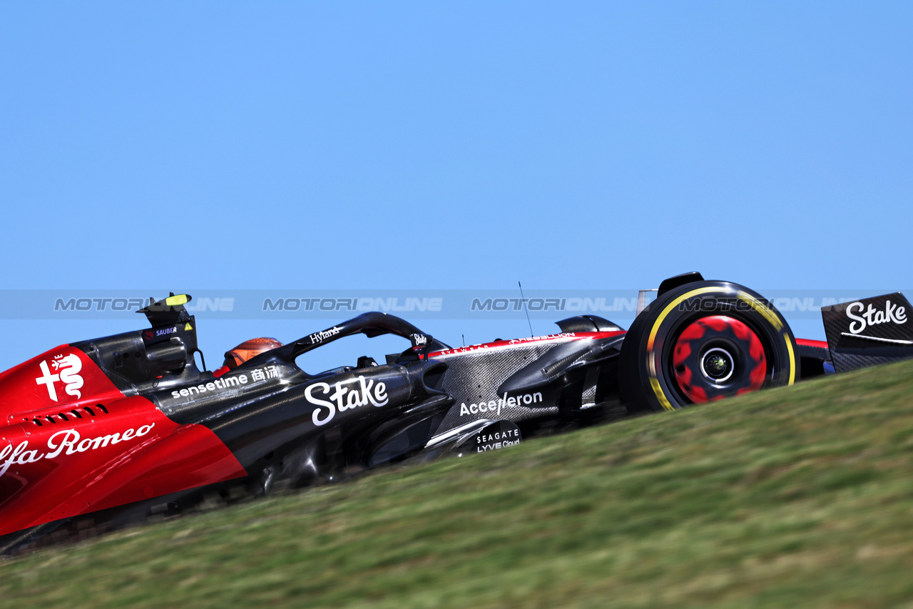 GP STATI UNITI, Zhou Guanyu (CHN) Alfa Romeo F1 Team C43.

20.10.2023. Formula 1 World Championship, Rd 19, United States Grand Prix, Austin, Texas, USA, Qualifiche Day

- www.xpbimages.com, EMail: requests@xpbimages.com © Copyright: Bearne / XPB Images