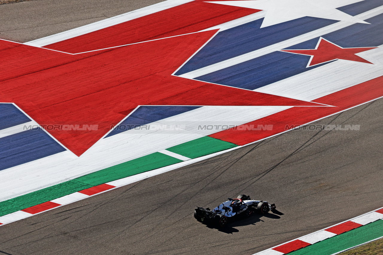 GP STATI UNITI, Yuki Tsunoda (JPN) AlphaTauri AT04.

20.10.2023. Formula 1 World Championship, Rd 19, United States Grand Prix, Austin, Texas, USA, Qualifiche Day

- www.xpbimages.com, EMail: requests@xpbimages.com © Copyright: Moy / XPB Images
