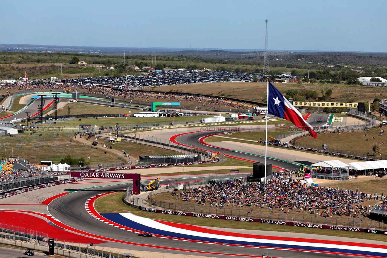 GP STATI UNITI, Lance Stroll (CDN) Aston Martin F1 Team AMR23.

20.10.2023. Formula 1 World Championship, Rd 19, United States Grand Prix, Austin, Texas, USA, Qualifiche Day

- www.xpbimages.com, EMail: requests@xpbimages.com © Copyright: Moy / XPB Images
