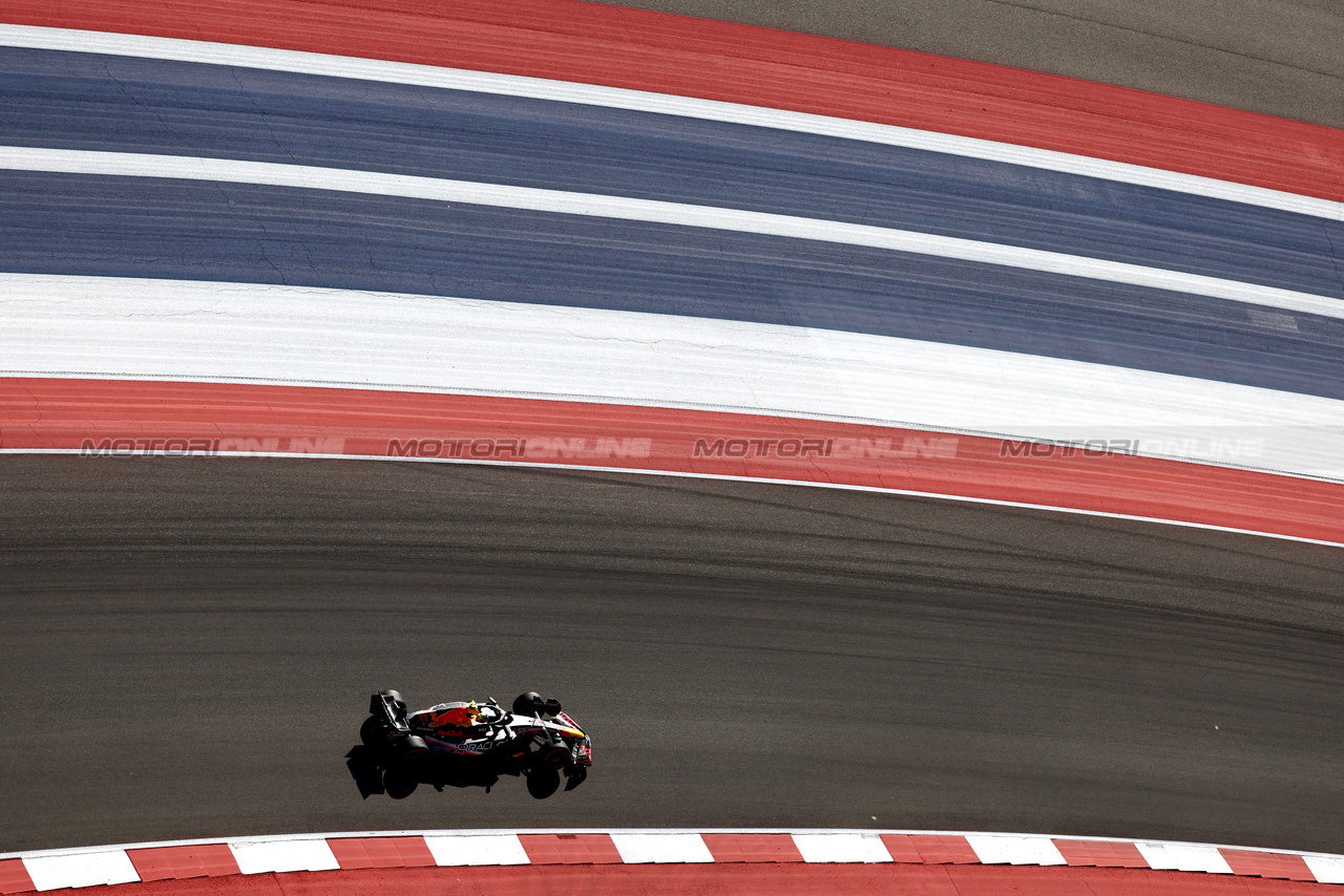 GP STATI UNITI, Sergio Perez (MEX) Red Bull Racing RB19.

20.10.2023. Formula 1 World Championship, Rd 19, United States Grand Prix, Austin, Texas, USA, Qualifiche Day

- www.xpbimages.com, EMail: requests@xpbimages.com © Copyright: Moy / XPB Images