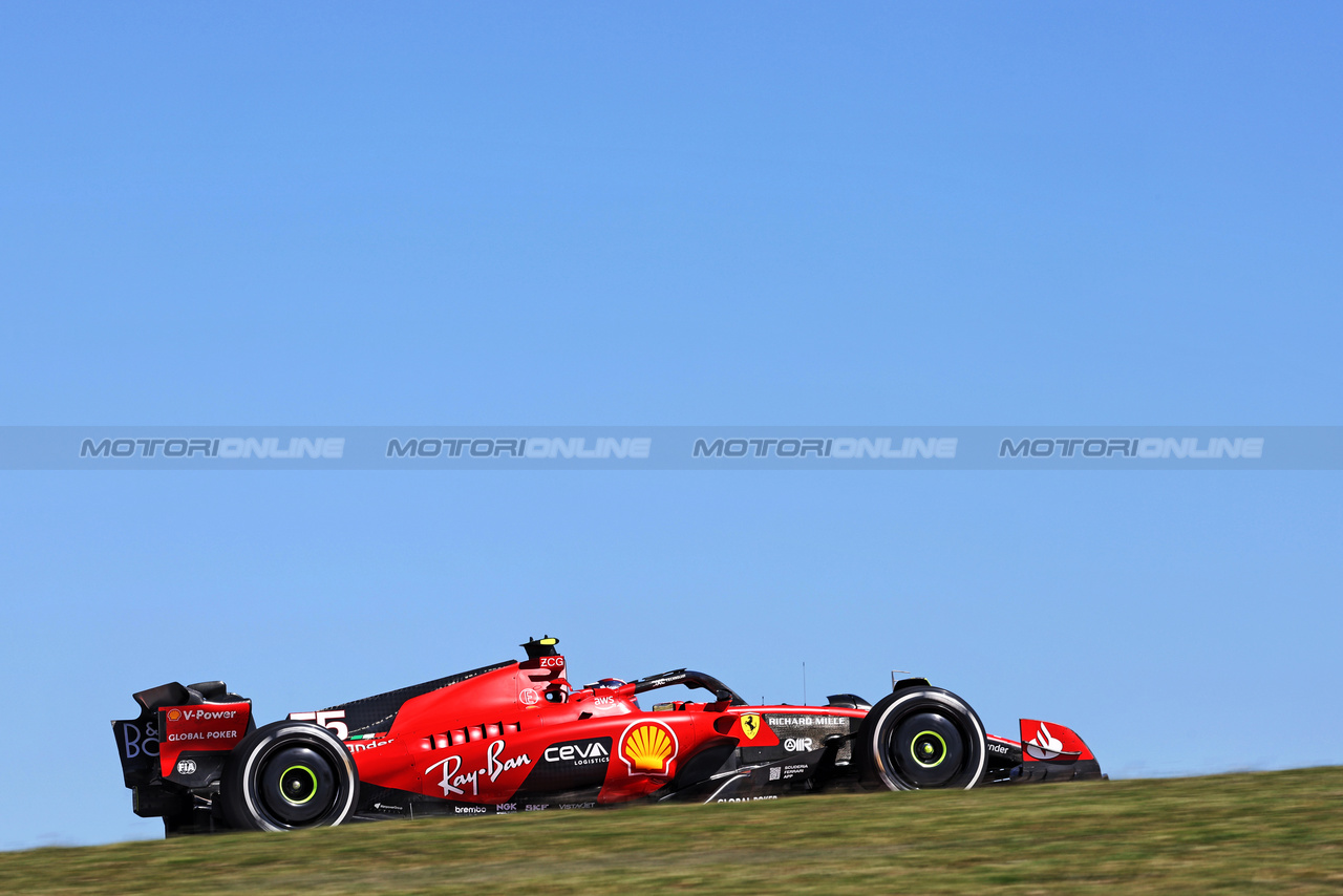 GP STATI UNITI, Carlos Sainz Jr (ESP) Ferrari SF-23.

20.10.2023. Formula 1 World Championship, Rd 19, United States Grand Prix, Austin, Texas, USA, Qualifiche Day

- www.xpbimages.com, EMail: requests@xpbimages.com © Copyright: Bearne / XPB Images