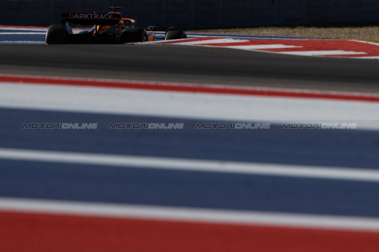 GP STATI UNITI, Oscar Piastri (AUS) McLaren MCL60.

20.10.2023. Formula 1 World Championship, Rd 19, United States Grand Prix, Austin, Texas, USA, Qualifiche Day

 - www.xpbimages.com, EMail: requests@xpbimages.com © Copyright: Rew / XPB Images