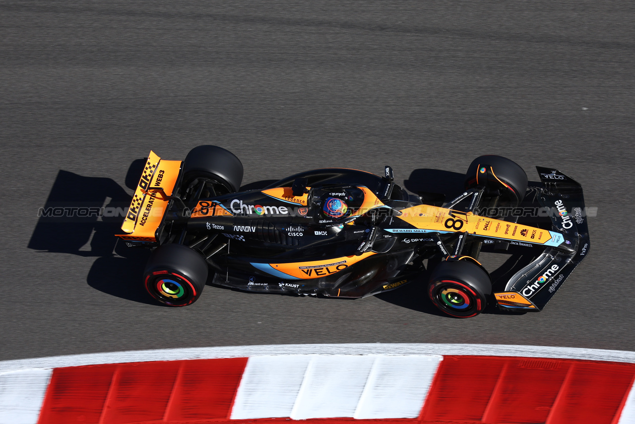 GP STATI UNITI, Oscar Piastri (AUS) McLaren MCL60.

20.10.2023. Formula 1 World Championship, Rd 19, United States Grand Prix, Austin, Texas, USA, Qualifiche Day

 - www.xpbimages.com, EMail: requests@xpbimages.com © Copyright: Coates / XPB Images