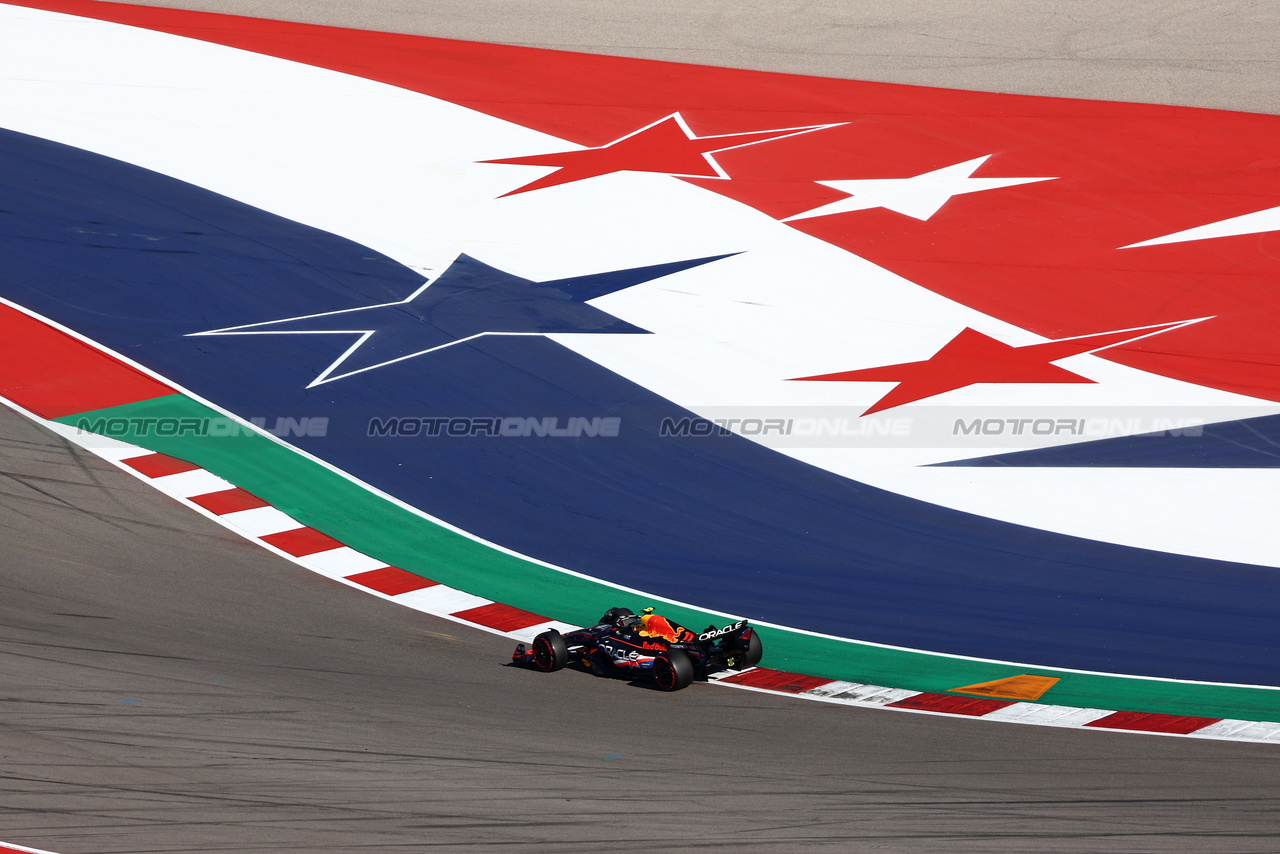 GP STATI UNITI, Sergio Perez (MEX) Red Bull Racing RB19.

20.10.2023. Formula 1 World Championship, Rd 19, United States Grand Prix, Austin, Texas, USA, Qualifiche Day

 - www.xpbimages.com, EMail: requests@xpbimages.com © Copyright: Coates / XPB Images