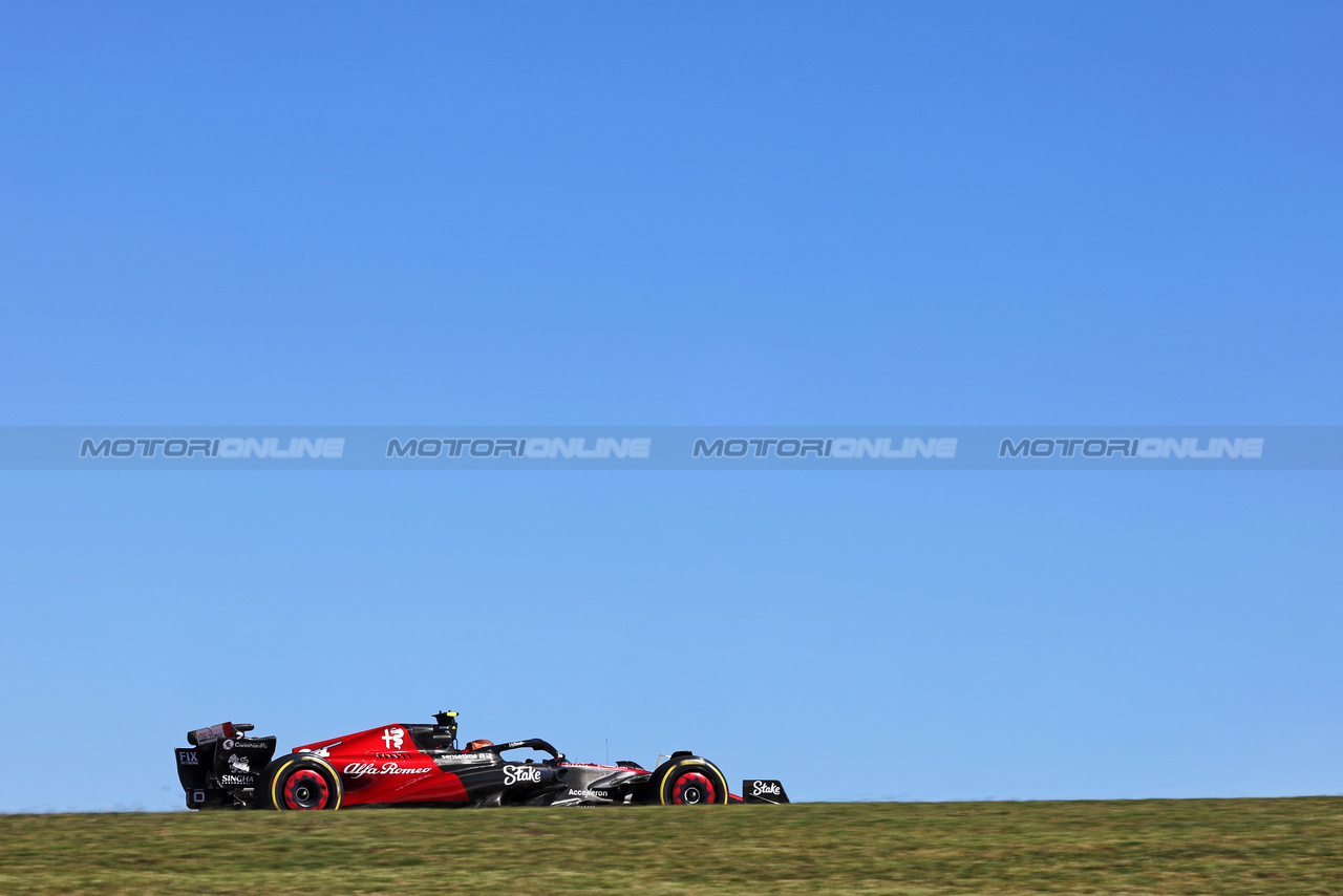 GP STATI UNITI, Zhou Guanyu (CHN) Alfa Romeo F1 Team C43.

20.10.2023. Formula 1 World Championship, Rd 19, United States Grand Prix, Austin, Texas, USA, Qualifiche Day

- www.xpbimages.com, EMail: requests@xpbimages.com © Copyright: Bearne / XPB Images