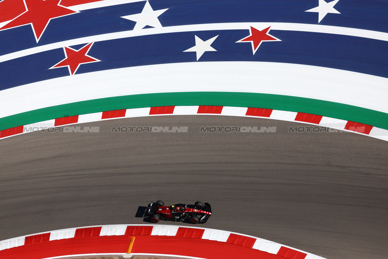 GP STATI UNITI, Zhou Guanyu (CHN) Alfa Romeo F1 Team C43.

20.10.2023. Formula 1 World Championship, Rd 19, United States Grand Prix, Austin, Texas, USA, Qualifiche Day

 - www.xpbimages.com, EMail: requests@xpbimages.com © Copyright: Coates / XPB Images