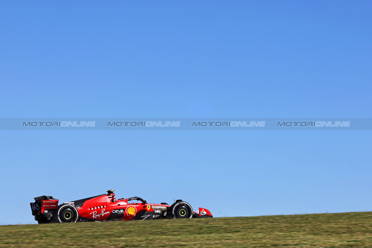 GP STATI UNITI, Carlos Sainz Jr (ESP) Ferrari SF-23.

20.10.2023. Formula 1 World Championship, Rd 19, United States Grand Prix, Austin, Texas, USA, Qualifiche Day

- www.xpbimages.com, EMail: requests@xpbimages.com © Copyright: Bearne / XPB Images