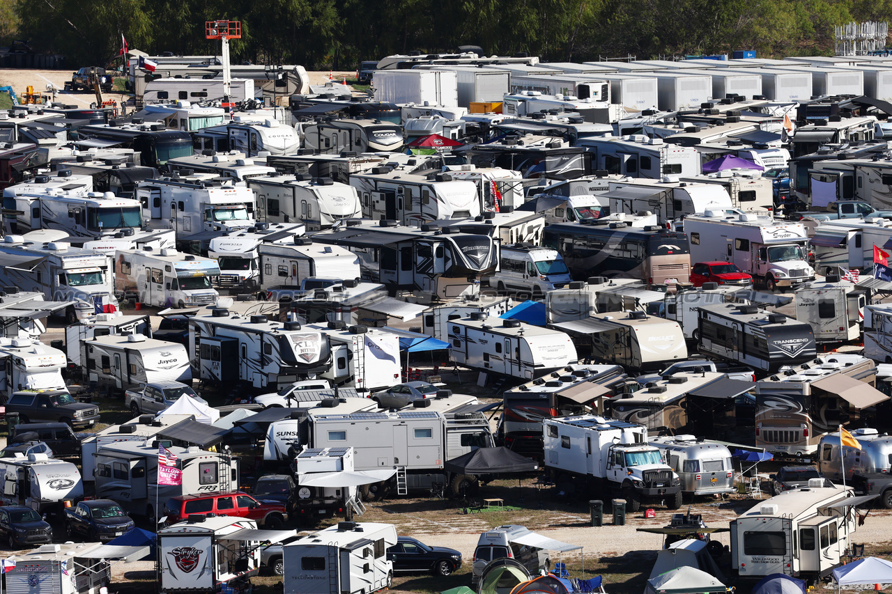 GP STATI UNITI, Circuit Atmosfera - fans' caravans e motorhomes.

20.10.2023. Formula 1 World Championship, Rd 19, United States Grand Prix, Austin, Texas, USA, Qualifiche Day

 - www.xpbimages.com, EMail: requests@xpbimages.com © Copyright: Coates / XPB Images