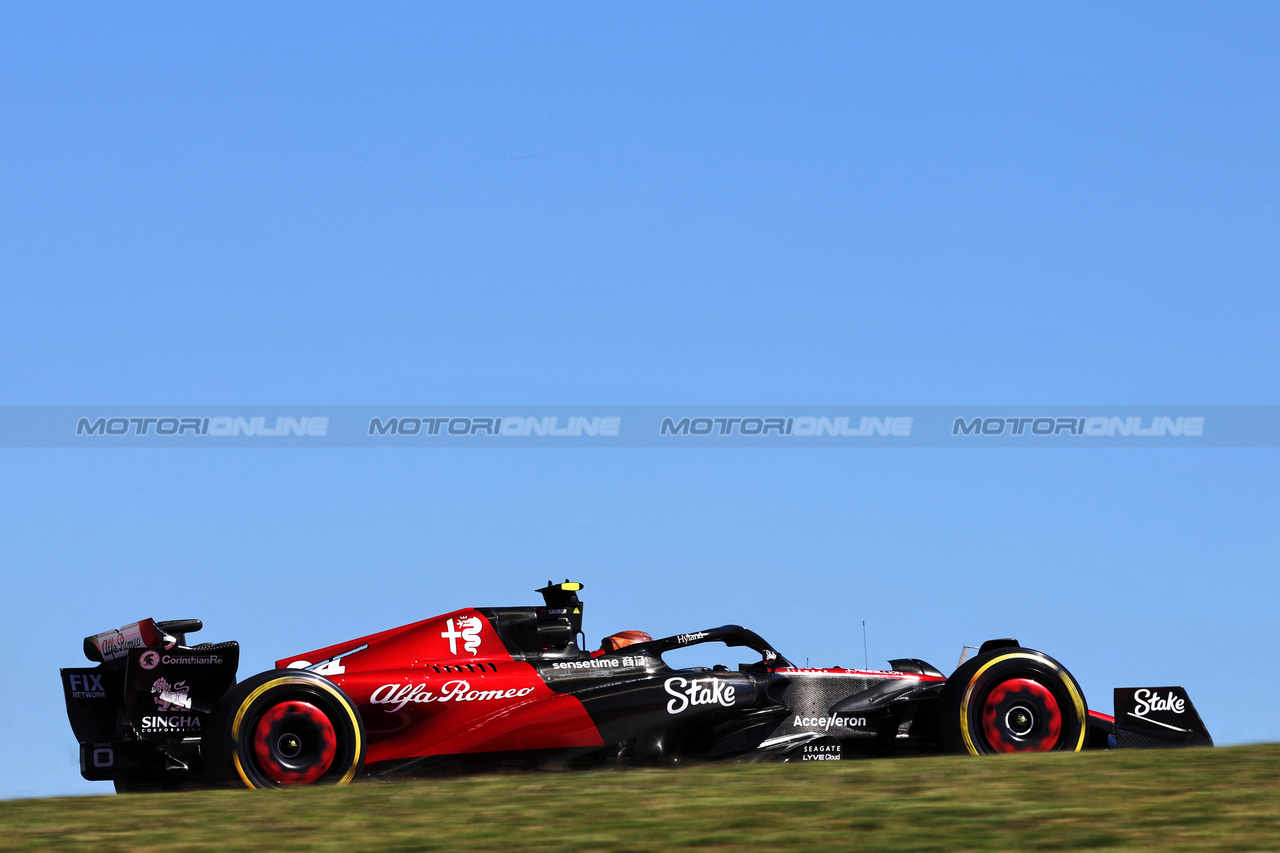 GP STATI UNITI, Zhou Guanyu (CHN) Alfa Romeo F1 Team C43.

20.10.2023. Formula 1 World Championship, Rd 19, United States Grand Prix, Austin, Texas, USA, Qualifiche Day

- www.xpbimages.com, EMail: requests@xpbimages.com © Copyright: Bearne / XPB Images