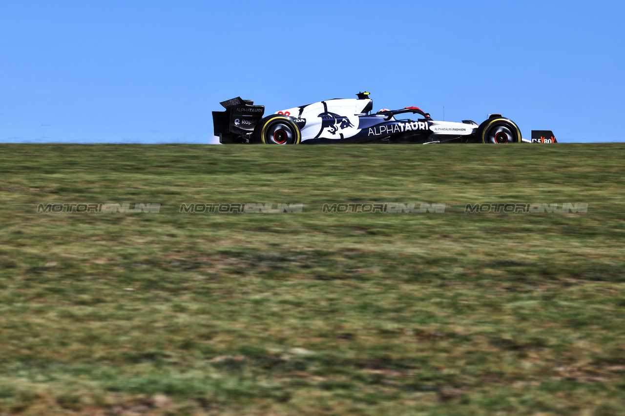 GP STATI UNITI, Yuki Tsunoda (JPN) AlphaTauri AT04.

20.10.2023. Formula 1 World Championship, Rd 19, United States Grand Prix, Austin, Texas, USA, Qualifiche Day

- www.xpbimages.com, EMail: requests@xpbimages.com © Copyright: Bearne / XPB Images
