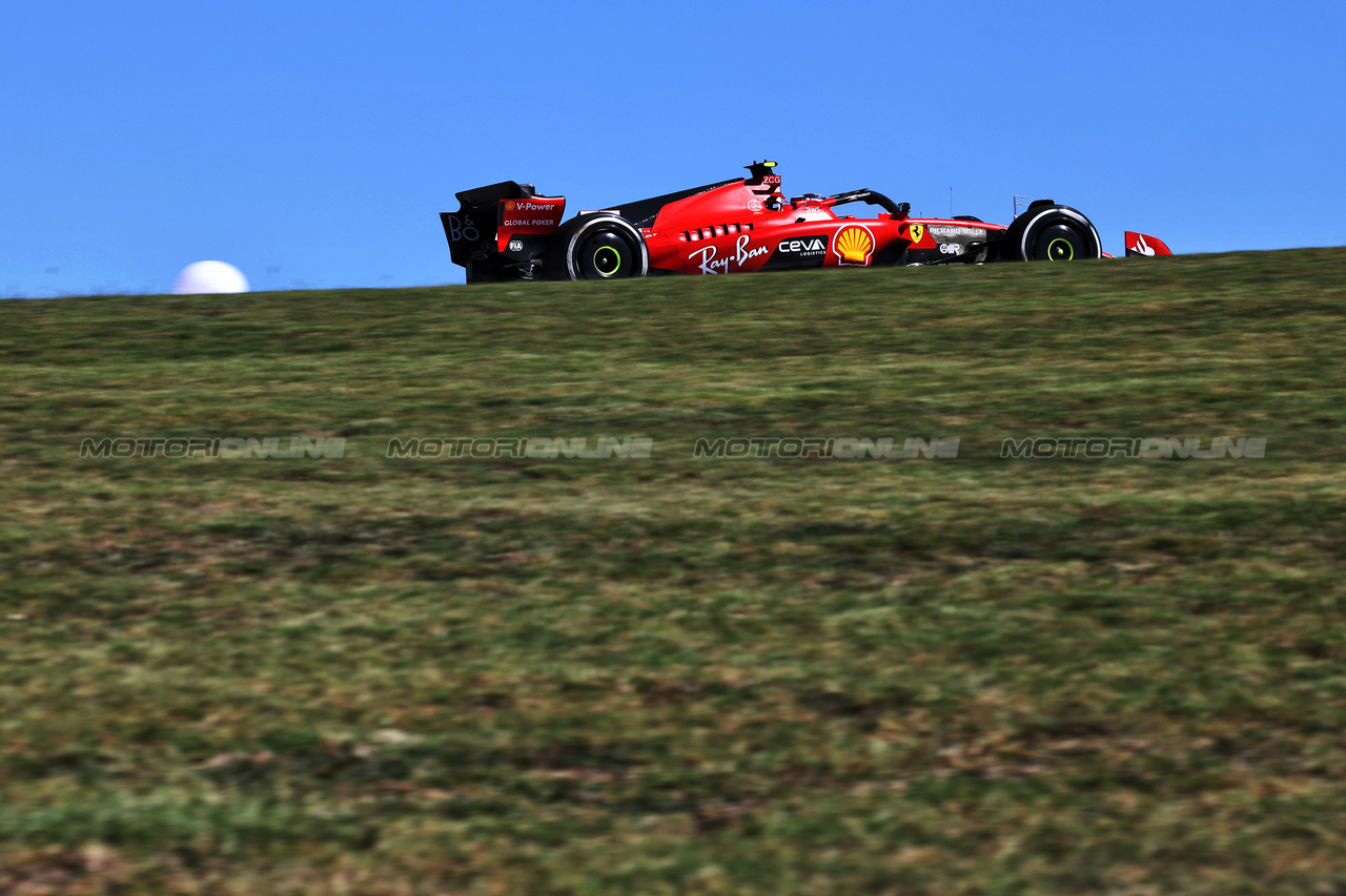 GP STATI UNITI, Carlos Sainz Jr (ESP) Ferrari SF-23.

20.10.2023. Formula 1 World Championship, Rd 19, United States Grand Prix, Austin, Texas, USA, Qualifiche Day

- www.xpbimages.com, EMail: requests@xpbimages.com © Copyright: Bearne / XPB Images