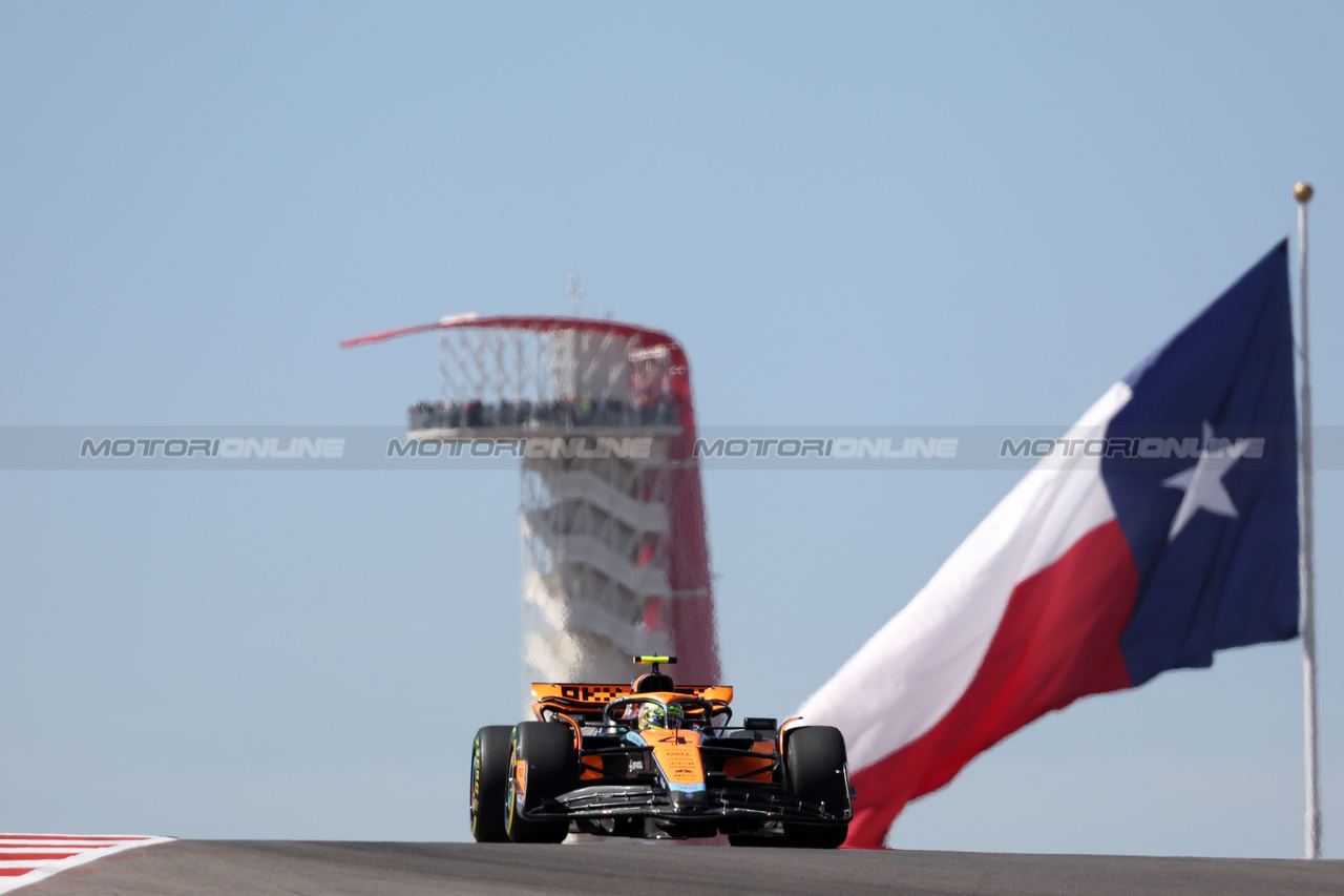 GP STATI UNITI, Lando Norris (GBR) McLaren MCL60.

20.10.2023. Formula 1 World Championship, Rd 19, United States Grand Prix, Austin, Texas, USA, Qualifiche Day

- www.xpbimages.com, EMail: requests@xpbimages.com © Copyright: Bearne / XPB Images