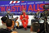 GP STATI UNITI, (L to R): Lando Norris (GBR) McLaren; Charles Leclerc (MON) Ferrari; e Lewis Hamilton (GBR) Mercedes AMG F1, in the post qualifying FIA Press Conference.
20.10.2023. Formula 1 World Championship, Rd 19, United States Grand Prix, Austin, Texas, USA, Qualifiche Day
- www.xpbimages.com, EMail: requests@xpbimages.com © Copyright: Bearne / XPB Images