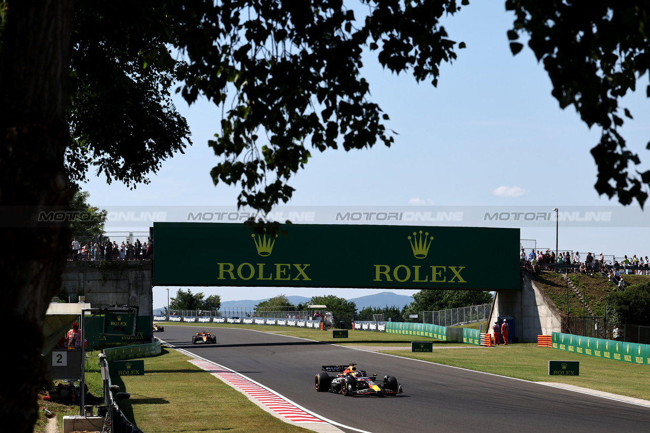 GP UNGHERIA, Max Verstappen (NLD) Red Bull Racing RB19.

23.07.2023. Formula 1 World Championship, Rd 12, Hungarian Grand Prix, Budapest, Hungary, Gara Day.

- www.xpbimages.com, EMail: requests@xpbimages.com © Copyright: Moy / XPB Images