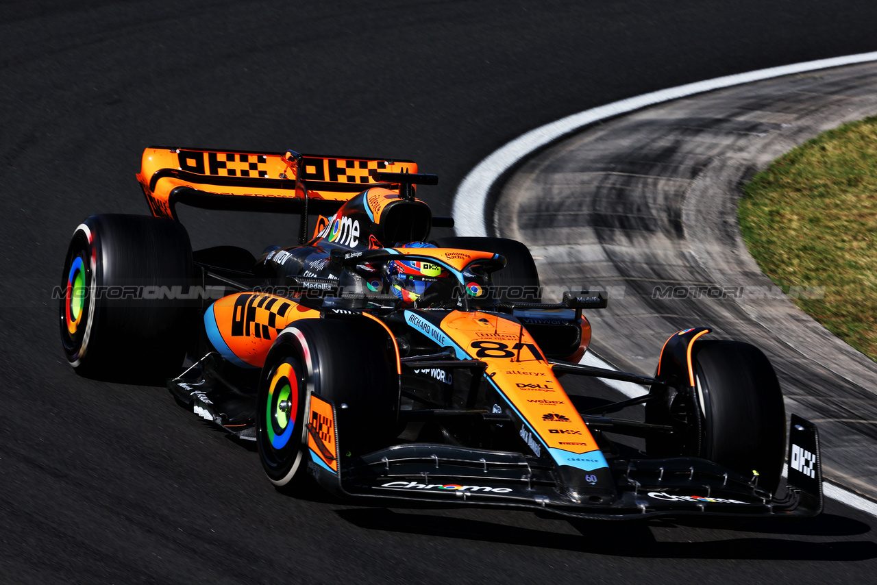 GP UNGHERIA, Oscar Piastri (AUS) McLaren MCL60.

23.07.2023. Formula 1 World Championship, Rd 12, Hungarian Grand Prix, Budapest, Hungary, Gara Day.

 - www.xpbimages.com, EMail: requests@xpbimages.com © Copyright: Coates / XPB Images