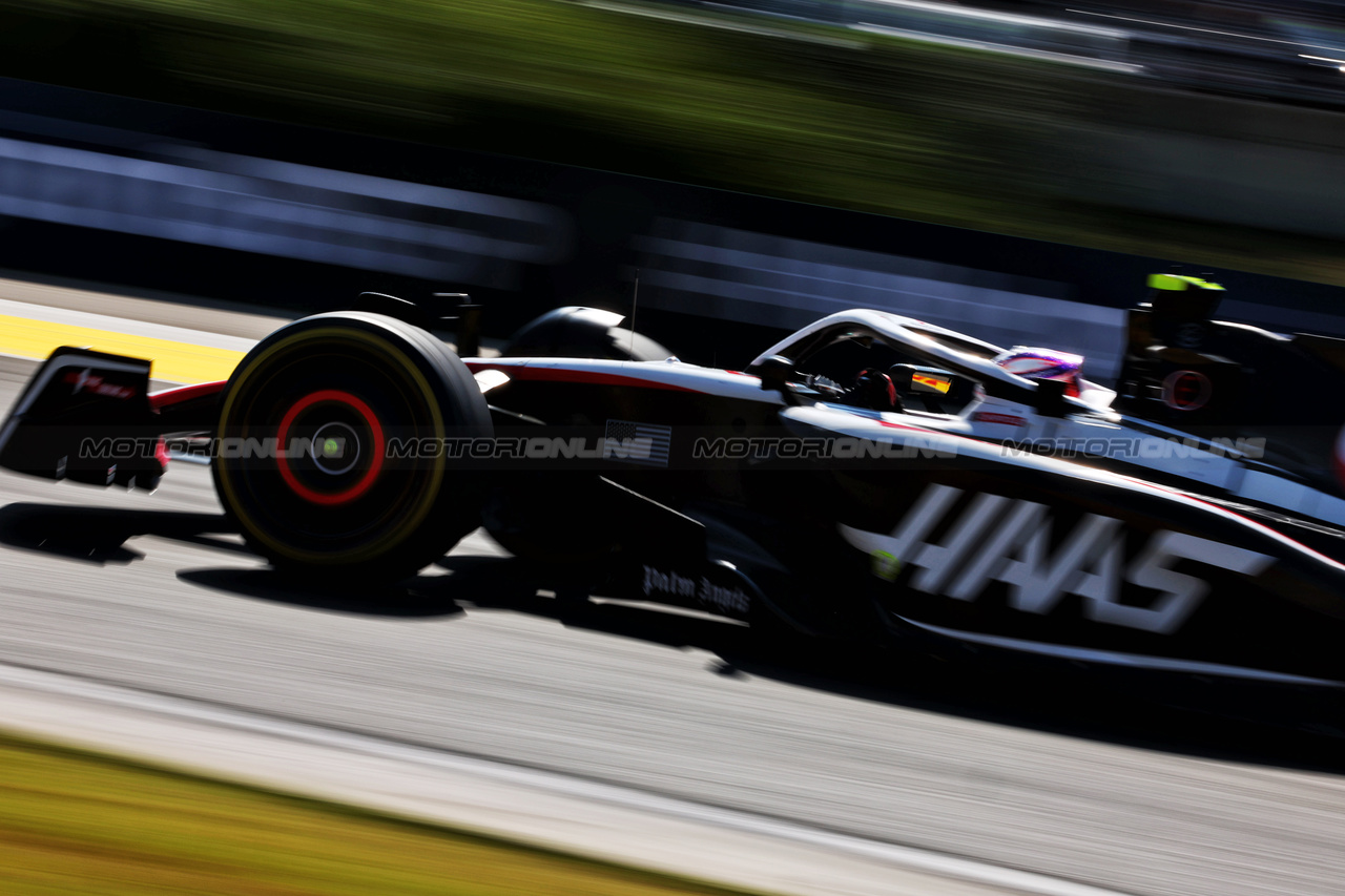 GP UNGHERIA, Nico Hulkenberg (GER) Haas VF-23.

23.07.2023. Formula 1 World Championship, Rd 12, Hungarian Grand Prix, Budapest, Hungary, Gara Day.

 - www.xpbimages.com, EMail: requests@xpbimages.com © Copyright: Coates / XPB Images