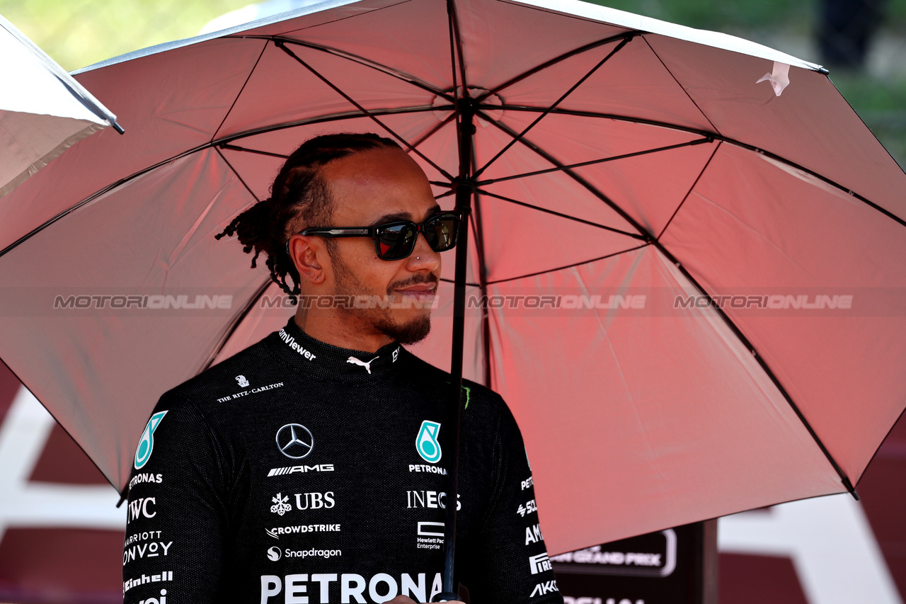 GP UNGHERIA, Lewis Hamilton (GBR) Mercedes AMG F1 on the grid.

23.07.2023. Formula 1 World Championship, Rd 12, Hungarian Grand Prix, Budapest, Hungary, Gara Day.

- www.xpbimages.com, EMail: requests@xpbimages.com © Copyright: Moy / XPB Images