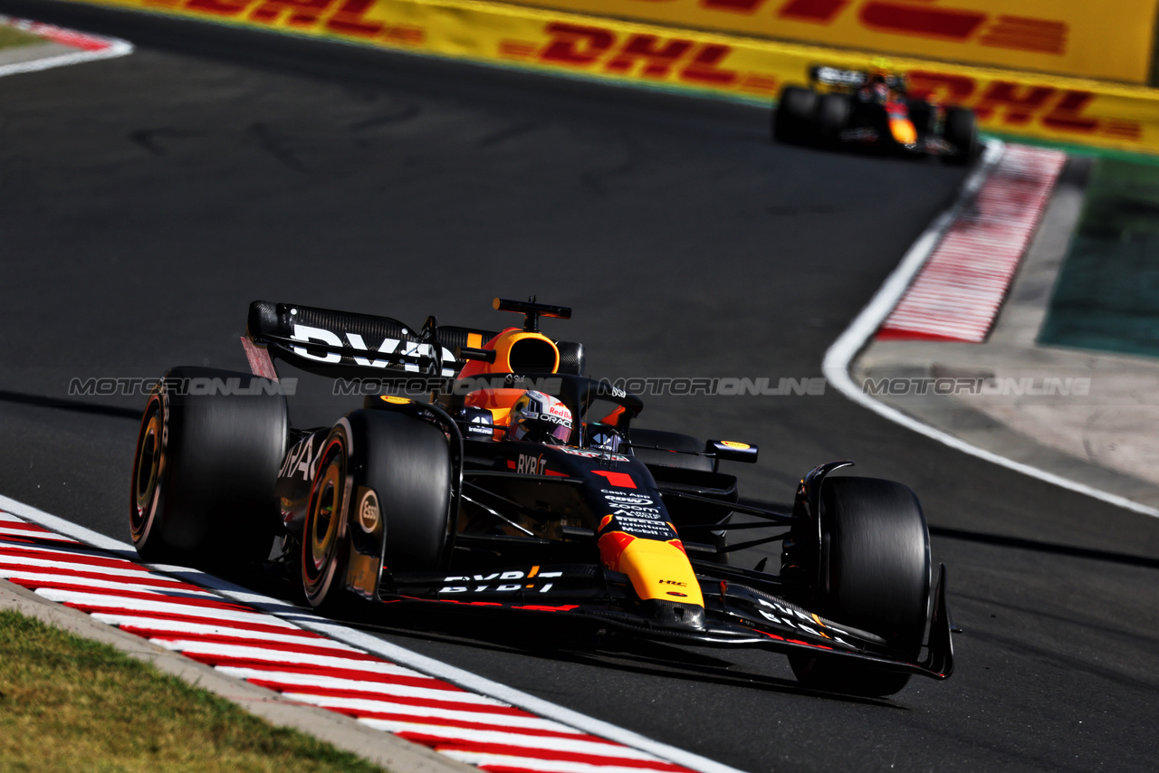 GP UNGHERIA, Max Verstappen (NLD) Red Bull Racing RB19.

23.07.2023. Formula 1 World Championship, Rd 12, Hungarian Grand Prix, Budapest, Hungary, Gara Day.

- www.xpbimages.com, EMail: requests@xpbimages.com © Copyright: Moy / XPB Images