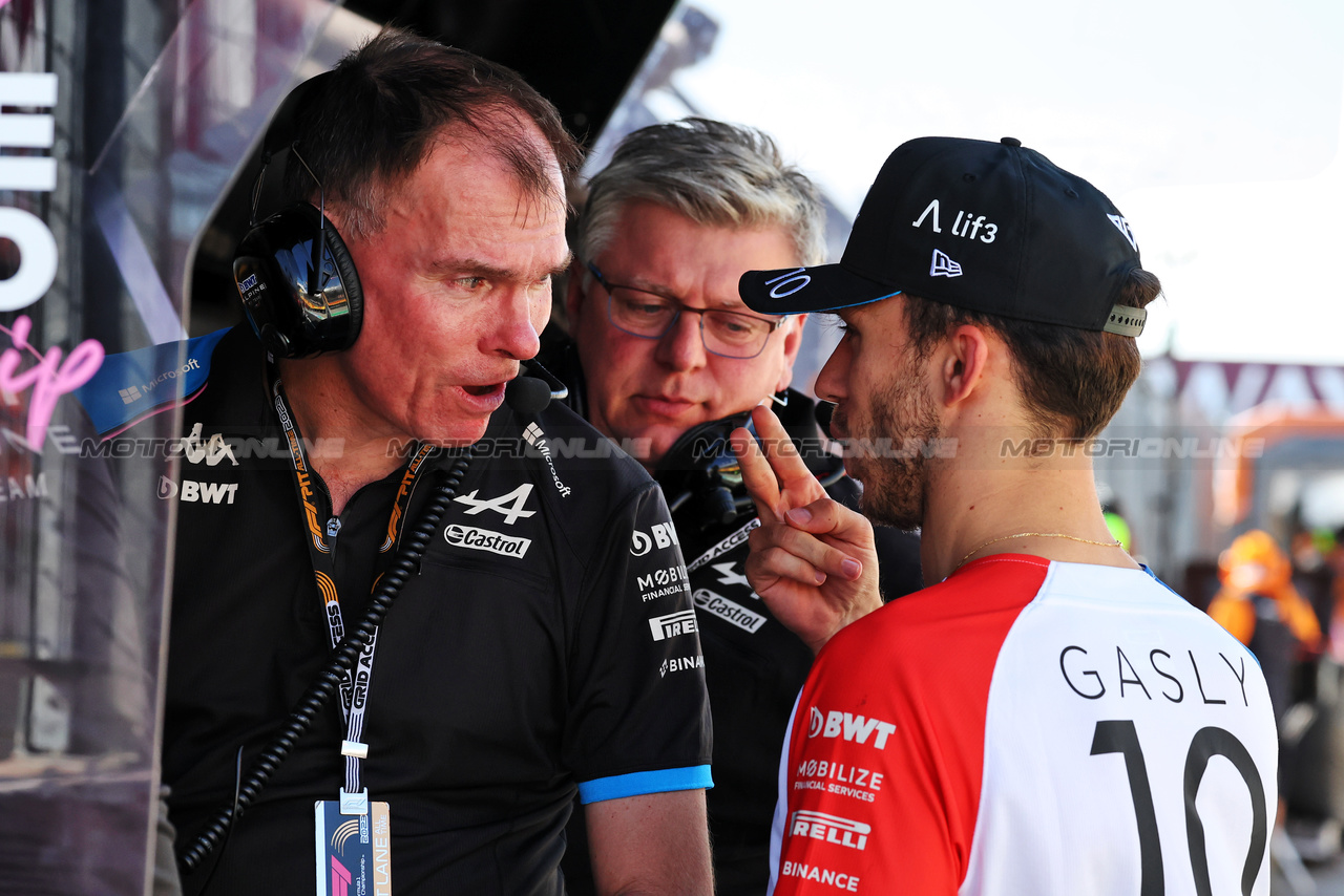 GP UNGHERIA, (L to R): Alan Permane (GBR) Alpine F1 Team Trackside Operations Director with Pierre Gasly (FRA) Alpine F1 Team.

23.07.2023. Formula 1 World Championship, Rd 12, Hungarian Grand Prix, Budapest, Hungary, Gara Day.

- www.xpbimages.com, EMail: requests@xpbimages.com © Copyright: Moy / XPB Images