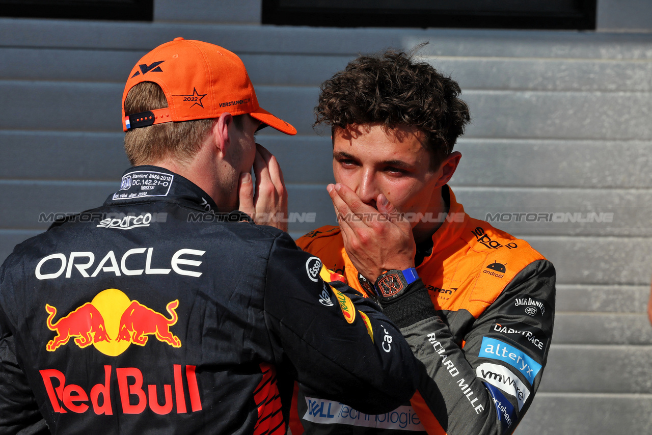 GP UNGHERIA, (L to R): Gara winner Max Verstappen (NLD) Red Bull Racing in parc ferme with second placed Lando Norris (GBR) McLaren.

23.07.2023. Formula 1 World Championship, Rd 12, Hungarian Grand Prix, Budapest, Hungary, Gara Day.

- www.xpbimages.com, EMail: requests@xpbimages.com © Copyright: Moy / XPB Images