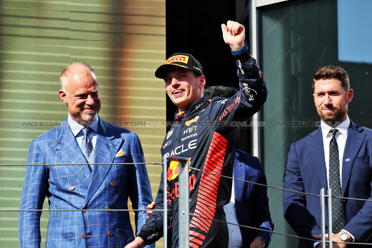 GP UNGHERIA, Gara winner Max Verstappen (NLD) Red Bull Racing celebrates on the podium.

23.07.2023. Formula 1 World Championship, Rd 12, Hungarian Grand Prix, Budapest, Hungary, Gara Day.

- www.xpbimages.com, EMail: requests@xpbimages.com © Copyright: Moy / XPB Images