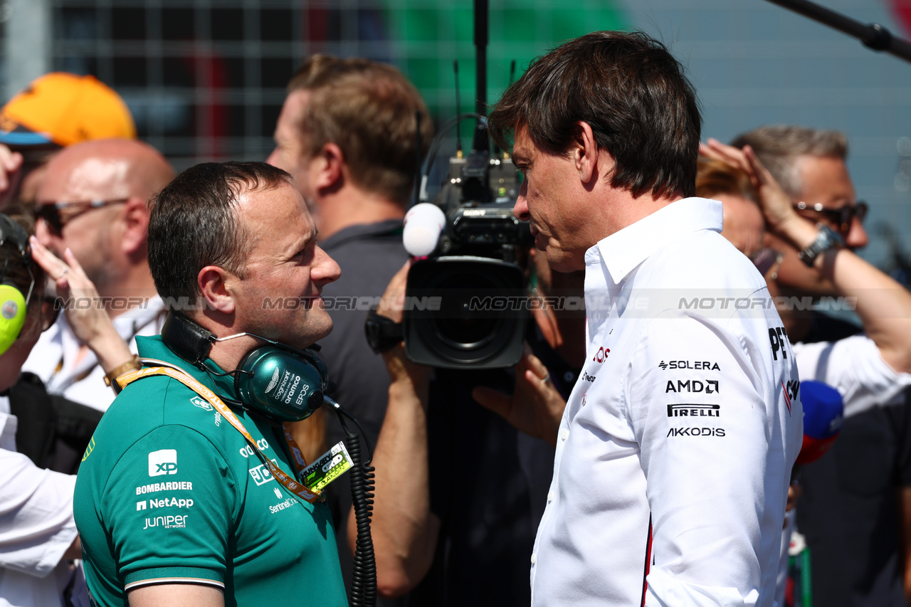 GP UNGHERIA, Toto Wolff (GER) Mercedes AMG F1 Shareholder e Executive Director (Right) on the grid.

23.07.2023. Formula 1 World Championship, Rd 12, Hungarian Grand Prix, Budapest, Hungary, Gara Day.

 - www.xpbimages.com, EMail: requests@xpbimages.com © Copyright: Coates / XPB Images