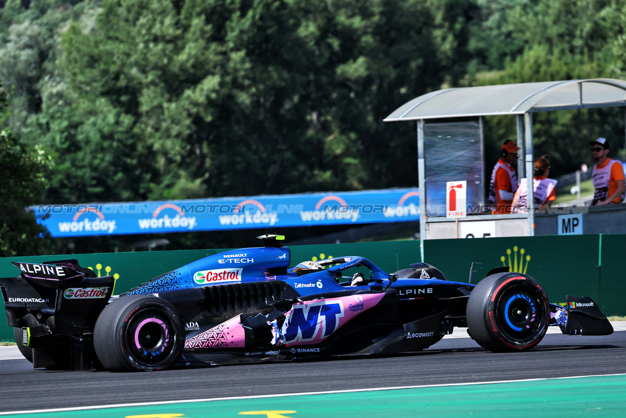 GP UNGHERIA, Pierre Gasly (FRA) Alpine F1 Team A523 with damage at the partenza of the race.

23.07.2023. Formula 1 World Championship, Rd 12, Hungarian Grand Prix, Budapest, Hungary, Gara Day.

- www.xpbimages.com, EMail: requests@xpbimages.com © Copyright: Moy / XPB Images