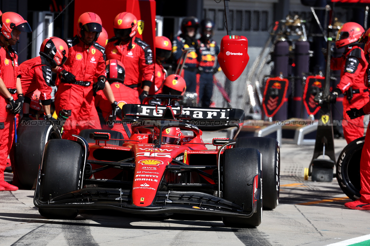 GP UNGHERIA, Charles Leclerc (MON) Ferrari SF-23 makes a pit stop.

23.07.2023. Formula 1 World Championship, Rd 12, Hungarian Grand Prix, Budapest, Hungary, Gara Day.

- www.xpbimages.com, EMail: requests@xpbimages.com © Copyright: Moy / XPB Images