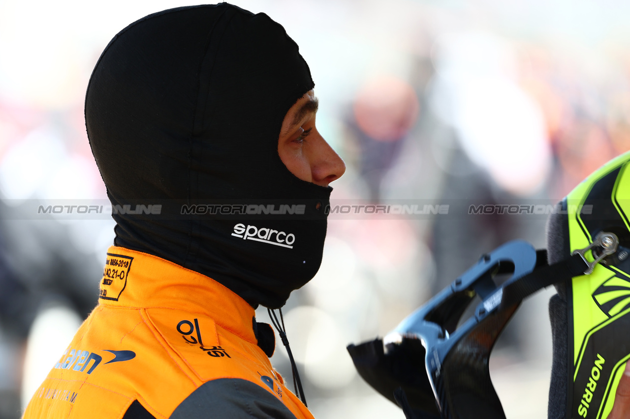 GP UNGHERIA, Lando Norris (GBR) McLaren on the grid.

23.07.2023. Formula 1 World Championship, Rd 12, Hungarian Grand Prix, Budapest, Hungary, Gara Day.

 - www.xpbimages.com, EMail: requests@xpbimages.com © Copyright: Coates / XPB Images