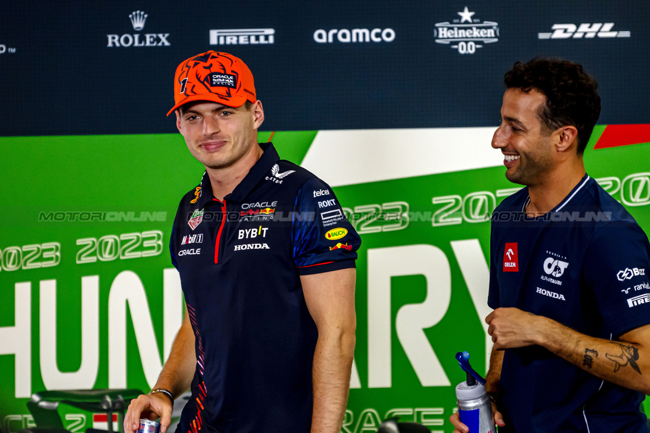 GP UNGHERIA, (L to R): Max Verstappen (NLD) Red Bull Racing e Daniel Ricciardo (AUS) AlphaTauri in the FIA Press Conference.

20.07.2023. Formula 1 World Championship, Rd 12, Hungarian Grand Prix, Budapest, Hungary, Preparation Day.

- www.xpbimages.com, EMail: requests@xpbimages.com © Copyright: XPB Images