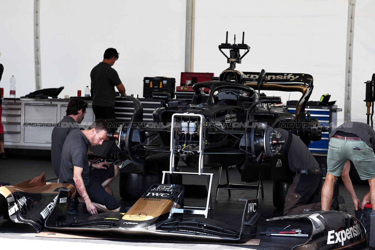 GP UNGHERIA, APEX F1 car being prepared.

20.07.2023. Formula 1 World Championship, Rd 12, Hungarian Grand Prix, Budapest, Hungary, Preparation Day.

- www.xpbimages.com, EMail: requests@xpbimages.com © Copyright: Moy / XPB Images