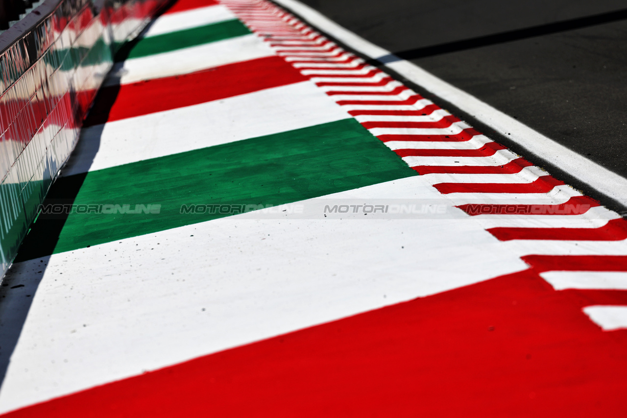 GP UNGHERIA, Circuit Atmosfera - kerb detail.

20.07.2023. Formula 1 World Championship, Rd 12, Hungarian Grand Prix, Budapest, Hungary, Preparation Day.

- www.xpbimages.com, EMail: requests@xpbimages.com © Copyright: Moy / XPB Images