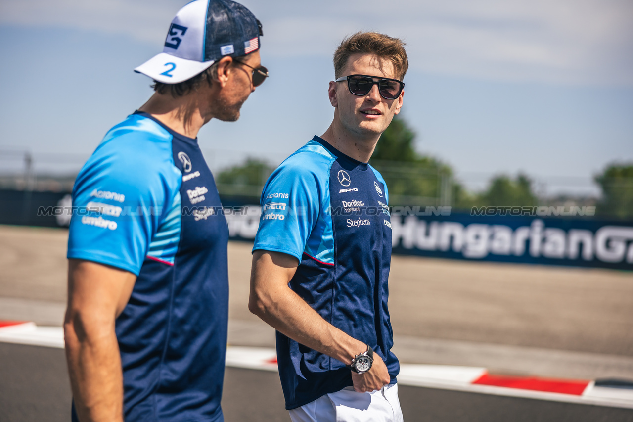 GP UNGHERIA, Logan Sargeant (USA) Williams Racing walks the circuit.

20.07.2023. Formula 1 World Championship, Rd 12, Hungarian Grand Prix, Budapest, Hungary, Preparation Day.

- www.xpbimages.com, EMail: requests@xpbimages.com © Copyright: Bearne / XPB Images