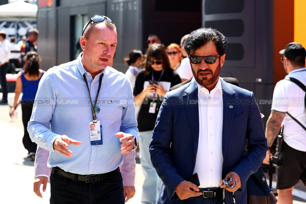 GP UNGHERIA, (L to R): Zoltan Szujo (HUN) Hungarian Autosport Federation President with Mohammed Bin Sulayem (UAE) FIA President.

22.07.2023. Formula 1 World Championship, Rd 12, Hungarian Grand Prix, Budapest, Hungary, Qualifiche Day.

 - www.xpbimages.com, EMail: requests@xpbimages.com © Copyright: Coates / XPB Images