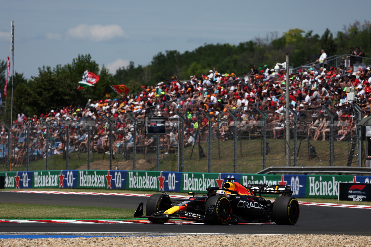 GP UNGHERIA, Max Verstappen (NLD) Red Bull Racing RB19.

22.07.2023. Formula 1 World Championship, Rd 12, Hungarian Grand Prix, Budapest, Hungary, Qualifiche Day.

- www.xpbimages.com, EMail: requests@xpbimages.com © Copyright: Moy / XPB Images