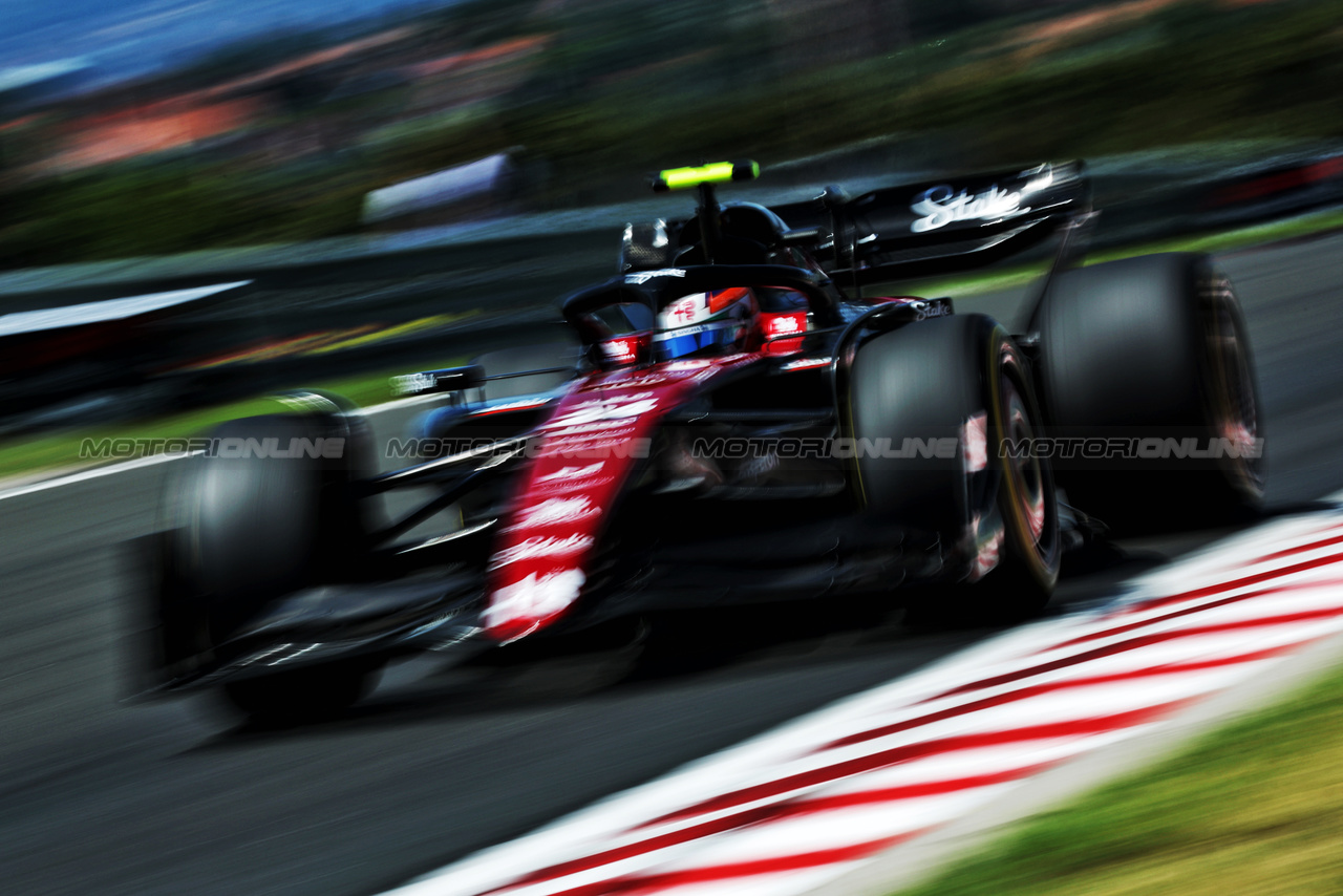 GP UNGHERIA, Zhou Guanyu (CHN) Alfa Romeo F1 Team C43.

22.07.2023. Formula 1 World Championship, Rd 12, Hungarian Grand Prix, Budapest, Hungary, Qualifiche Day.

- www.xpbimages.com, EMail: requests@xpbimages.com © Copyright: Moy / XPB Images