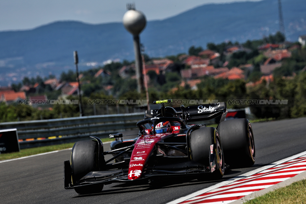 GP UNGHERIA, Zhou Guanyu (CHN) Alfa Romeo F1 Team C43.

22.07.2023. Formula 1 World Championship, Rd 12, Hungarian Grand Prix, Budapest, Hungary, Qualifiche Day.

- www.xpbimages.com, EMail: requests@xpbimages.com © Copyright: Moy / XPB Images